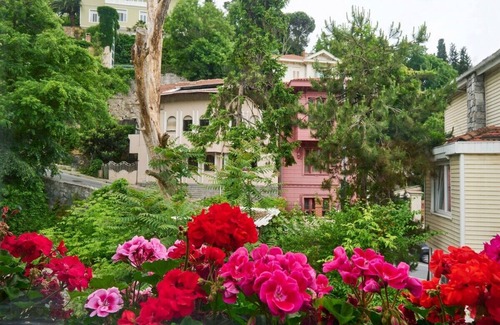 Bebek Apartment | This apartment is a 1 bedroom(s), 1 bathrooms, located in Beşiktaş, İstanbul.