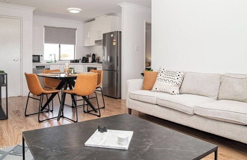 Belmont Apartment | This beautiful apartment is comfortably furnished and ready for your Perth Gateway