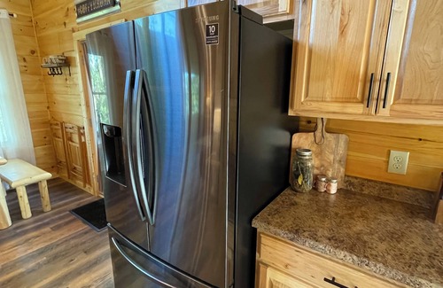 Pigeon Forge Cabin | This cabin is a 1 bedroom(s), 2 bathrooms, located in Pigeon Forge, TN.
