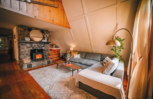 Stratton and Bromley Ski Areas Cabin | This cabin is a 2 bedroom(s), 1.5 bathrooms, located in Winhall, VT.