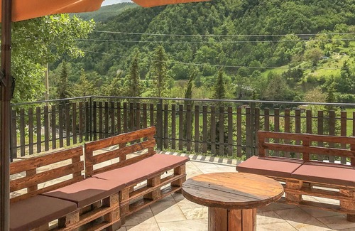 Apecchio House | This cozy cottage is the ideal place for a relaxing vacation.