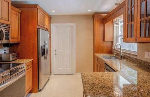 Largo House | This house is a 2 bedroom(s), 2 bathrooms, located in Largo, FL.