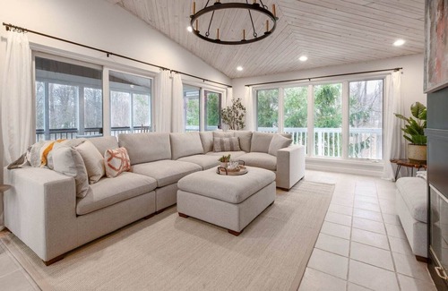 Glenn Haven Shores House | This house is a 4 bedroom(s), 2.5 bathrooms, located in South Haven, MI.