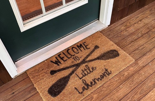Lakemont House | "This house lives for the lake!” Flat, fenced-in yard, no stairs to Lake Rabun.