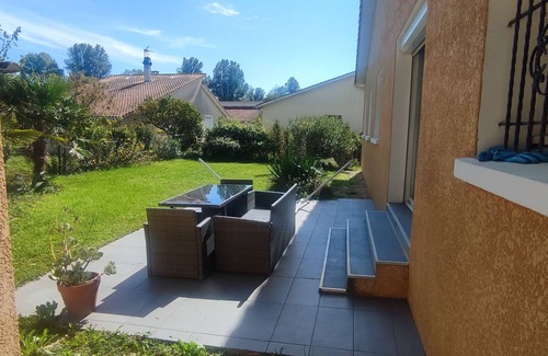 Lombez House | This peaceful country house offers a relaxing break for the whole family.