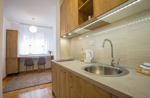 Zvezdara Apartment | Thomas Residence