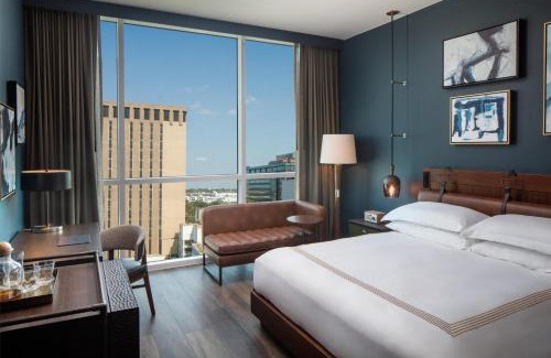 Downtown San Antonio Hotel | Thompson San Antonio - Riverwalk, by Hyatt