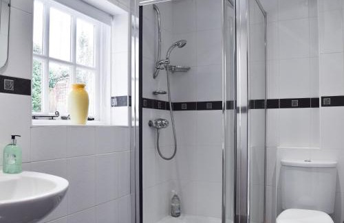 Chaddesley Corbett House | Three Batch Cottages