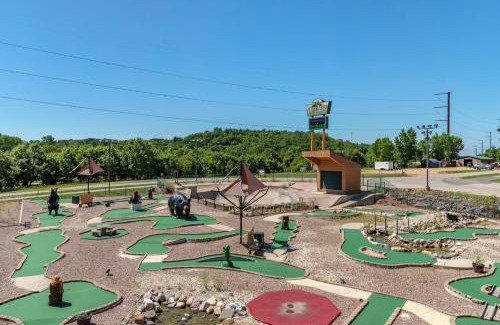 Warrens Hotel | Three Bears Resort Waterpark Near Tomah Ascend Collection