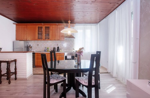 Grad Apartment | Three bedroom apartment with terrace Šibenik (A-21816-b)