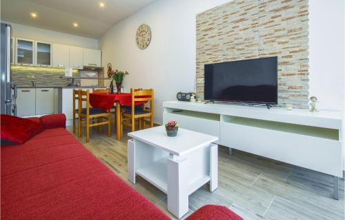 Ostrvica Apartment | Three-Bedroom Apartment In Ostrvica