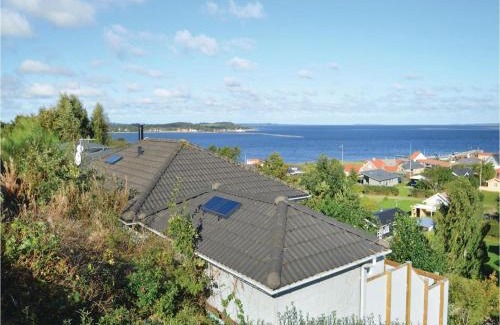 Hvalpsund House | Three-Bedroom Holiday Home In Farso