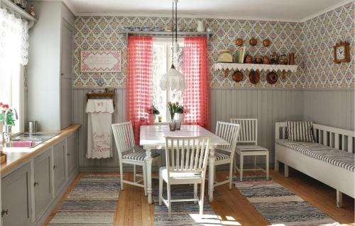 Eksharad House | Three-Bedroom Holiday Home In Eksharad