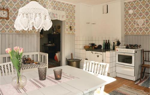 Eksharad House | Three-Bedroom Holiday Home In Eksharad