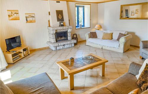Saint-Martin-sur-Oust House | Three-Bedroom Holiday Home In Ruffiac