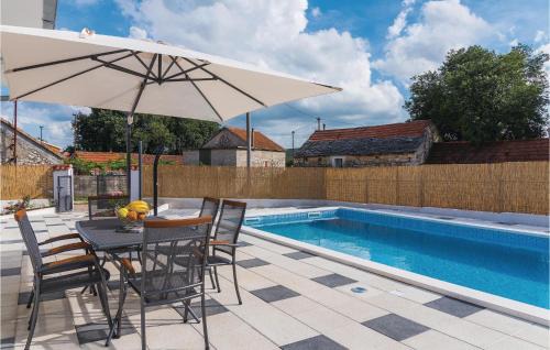 Unesic House | Three-Bedroom Holiday Home In Unesic