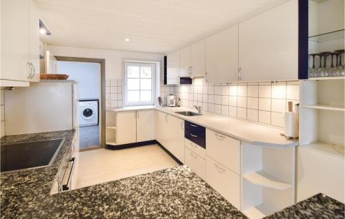Haarby House | Three-Bedroom Holiday Home In Haarby