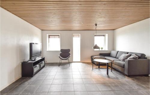 Haarby House | Three-Bedroom Holiday Home In Haarby