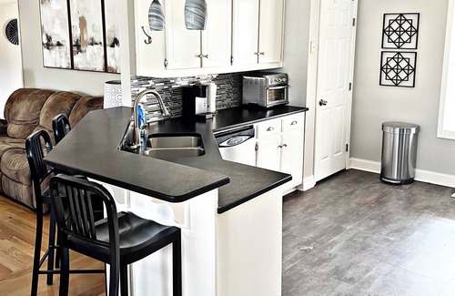 Oxford House | Three bedroom house in Oxford just minutes from Choccolocco Park and Talladega