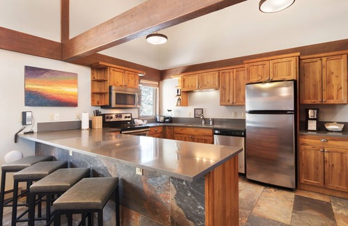 Baldy Mountain Condo | Three Bedroom Penthouse Condo. AMAZING VIEWS. On bus route. Pet friendly.