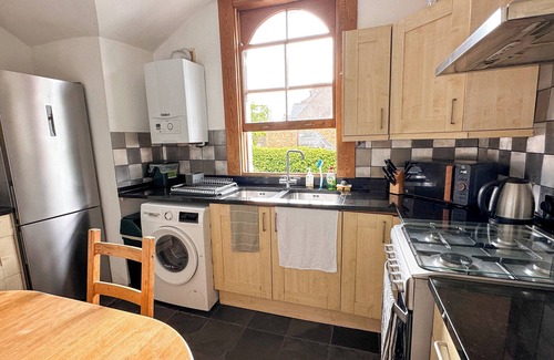 Hampstead Apartment | Three Bedroom Sunny, Airy Penthouse in Hampstead