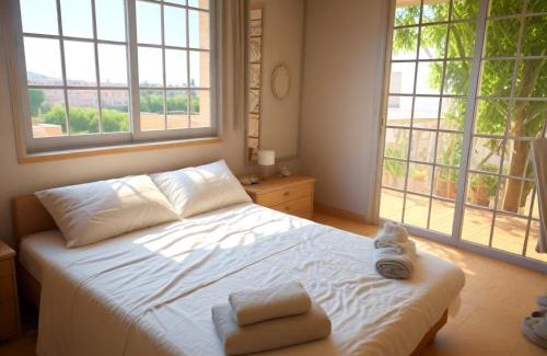 Anarvagos House | Three Bedroom with Fireplace and Piano