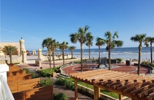 Brush - Stewarts Apartment | Three Family-friendly Units, Outdoor Pool Onsite, Steps from Daytona Beach!