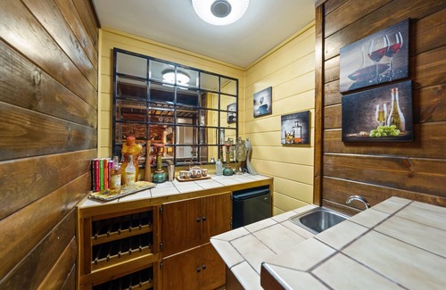Idyllwild House | Three Gazing Stars: Spacious, Stunning Views, Walk-to-Town, A/C