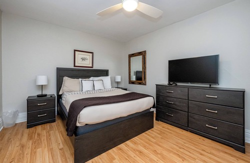 Three Oaks House | Three Oaks Multi Unit (2 Night Summer Min)