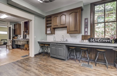 Petersburg House | Three Pines Petersburg - Luxurious 10 Bedroom Home in Historic Petersburg