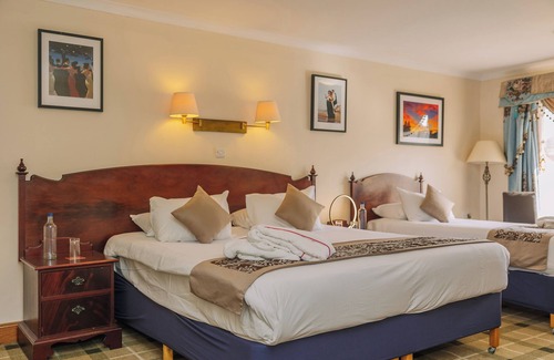 Oban House | Three Rooms Ideal for Family Stay | Prime Location & Overlooking Oban Bay