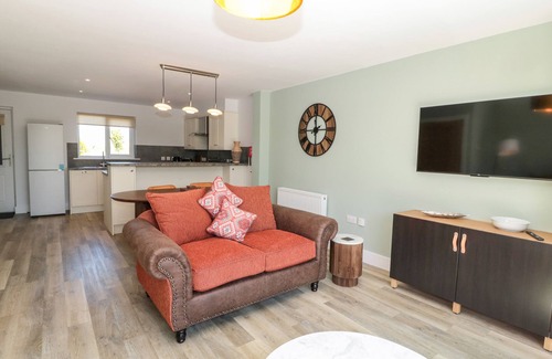 Newton by the Sea Cottage | THRIFT LODGE, pet friendly, character holiday cottage in Embleton