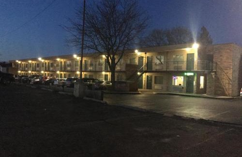 Baraboo Hotel | Thunderbird Motor Inn