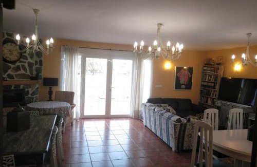 Nava de la Asuncion House | Tiara Vacaciones