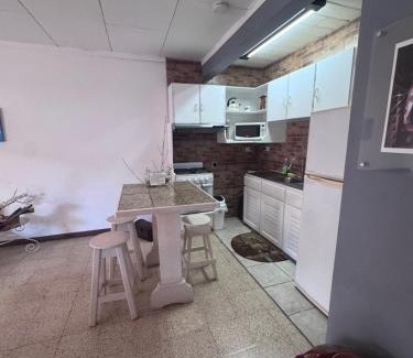 Mata Redonda Apartment | Tico Experience in a Family-Friendly Neighborhood