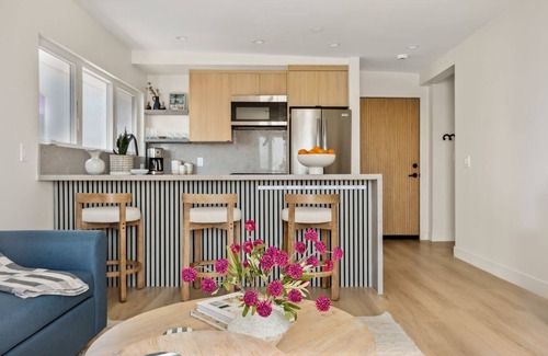 Manhattan Beach Condo | Tide House Unit D | Modern Oceanview 1BD w Parking