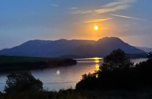 Connemara House | Tievemore - Connemara Bayfront Retreat