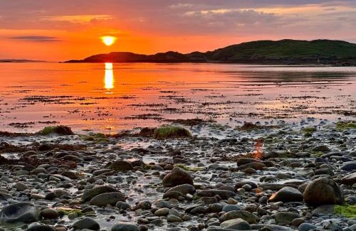 Connemara House | Tievemore - Connemara Bayfront Retreat