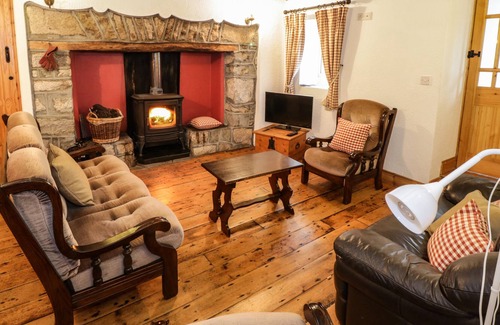 Inishmacatreer Cottage | TIGH MHICÏL, family friendly, with open fire in Rosmuc, County Galway