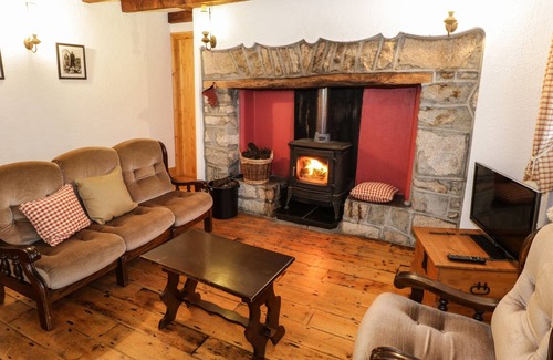 Inishmacatreer Cottage | TIGH MHICÏL, family friendly, with open fire in Rosmuc, County Galway