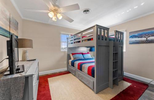 Cocoa Isles House | TIKI BLUE-Fun for Big Groups-Near Beach, Hot Tub, Heated Pool