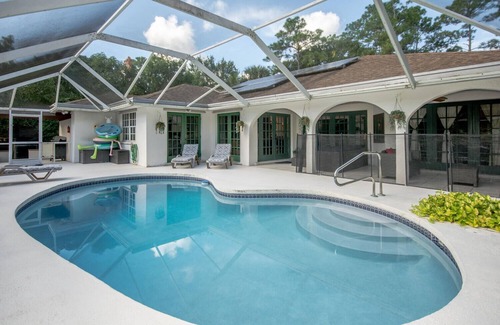 Jupiter Farms House | TIKI HUT JACUZZI - FIRE PIT