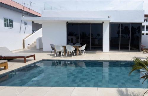 Gomoa Fetteh Resort | Tills Beach Resort