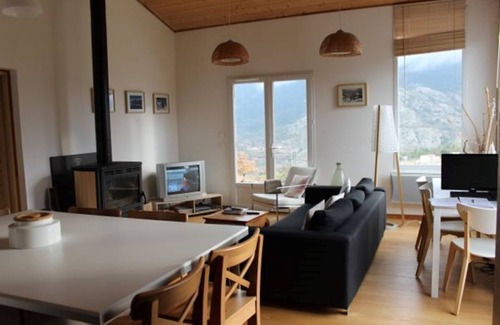 Albertacce House | Timber-frame house ideal for trail riding, hiking and swimming