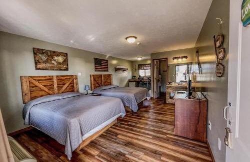 Jamestown Hotel | Timber Pointe Resort