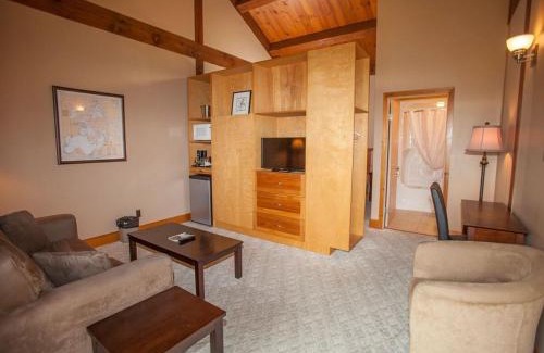 Keewatin Hotel | Timberland Inn
