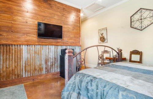 Bandera House | Timbuctoo Guest Suite 2