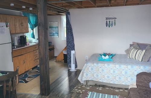 Town of Benton Cottage | Time Peace on Seneca Lake- Peaceful Lakefront Wine Trail Retreat