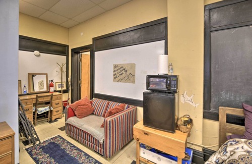 Wilcoe Apartment | 'Timeless' Gary Studio, ATV Trails On-Site!