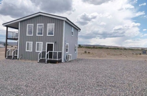 Wayne County House | Tin Cabin near Escalante Staircase & Capitol Reef